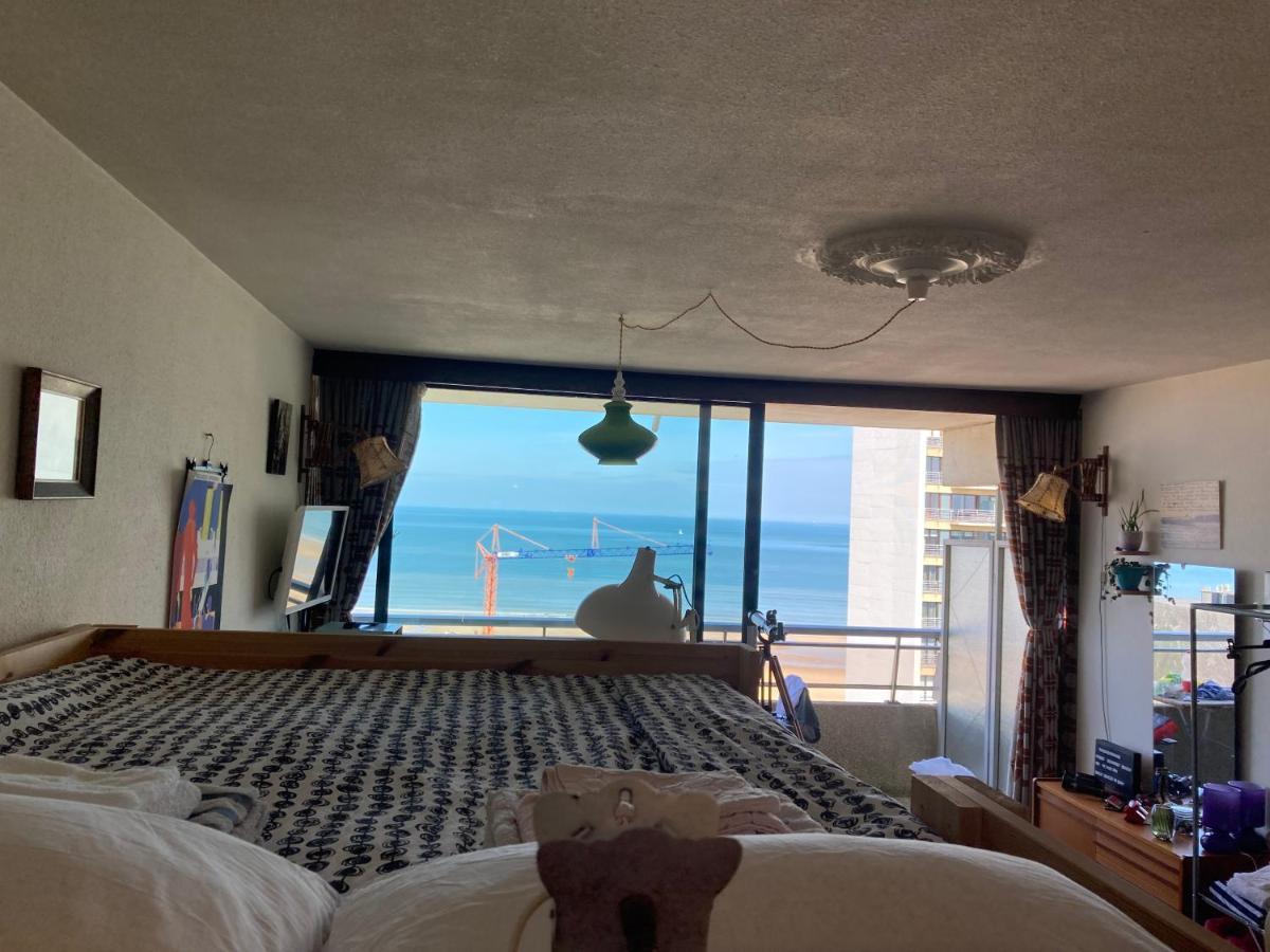 Tiny Apt W/ Balcony And Seaview, Even Out Of Your Bed ! Oostende Dış mekan fotoğraf