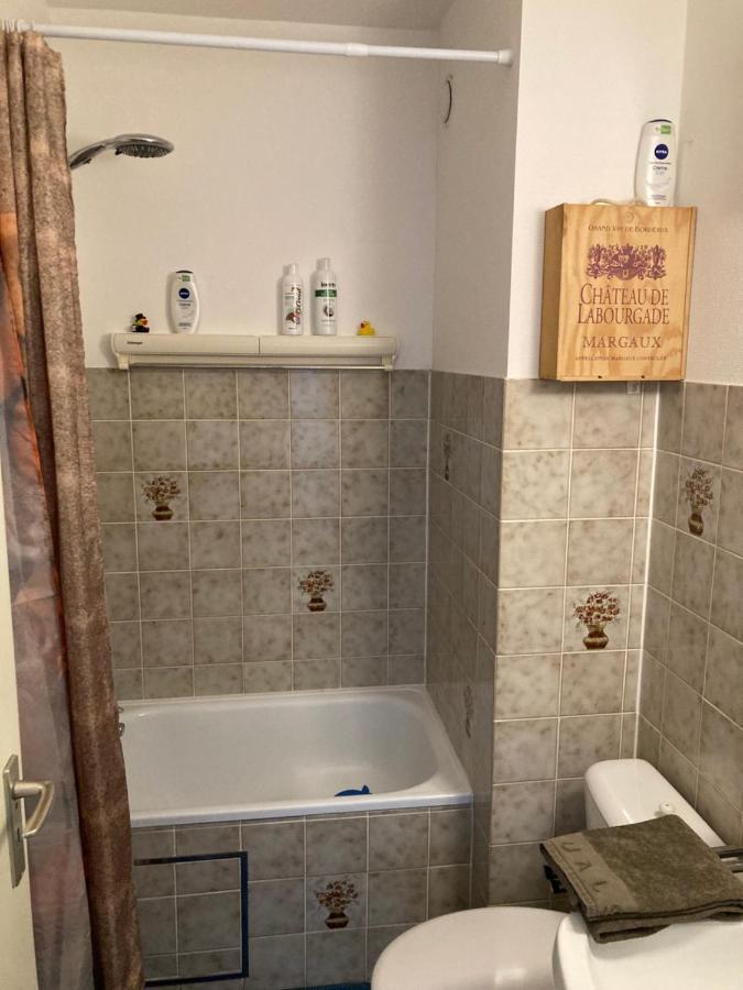 Tiny Apt W/ Balcony And Seaview, Even Out Of Your Bed ! Oostende Dış mekan fotoğraf